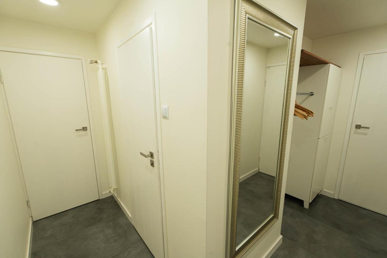 Baca Apartzakop *